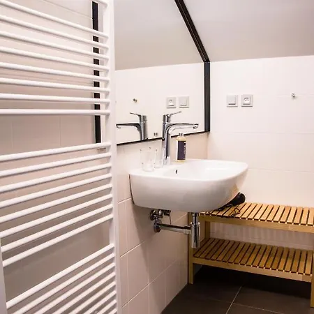 Restaurant Na Navsi 招待所 3*